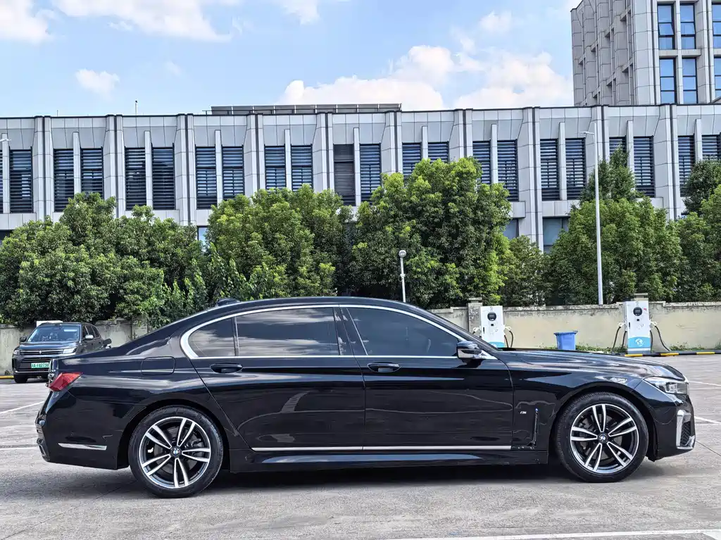 BMW 7 Series 7 2021 730Li M Sport