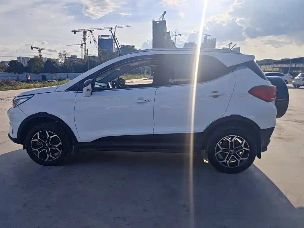 BYD Yuan Pro - фото 4