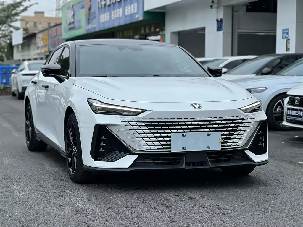 Changan UNI-V 2024