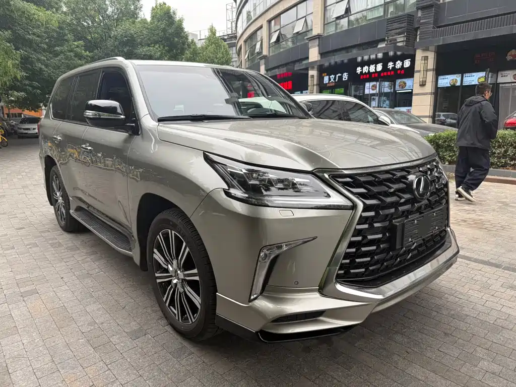 Lexus LX 2021 570
