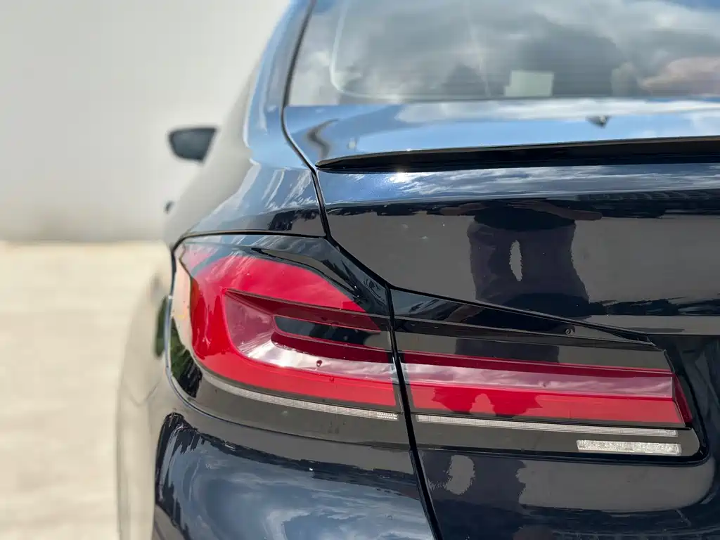 BMW 5 Series — миниатюра 20