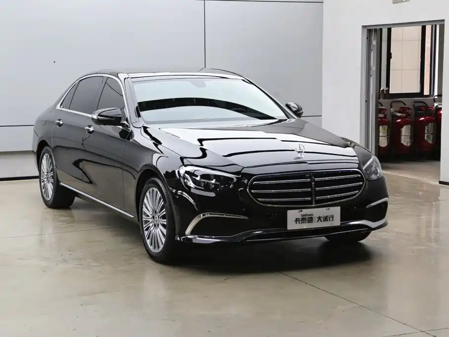 Mercedes-Benz E-Class 2023 — фото 31