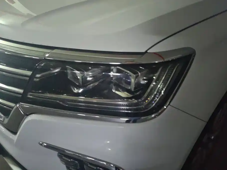 Roewe RX8 — миниатюра 5