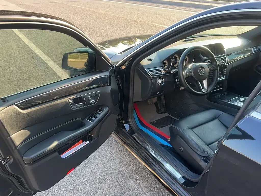 Mercedes-Benz E-Class — миниатюра 12