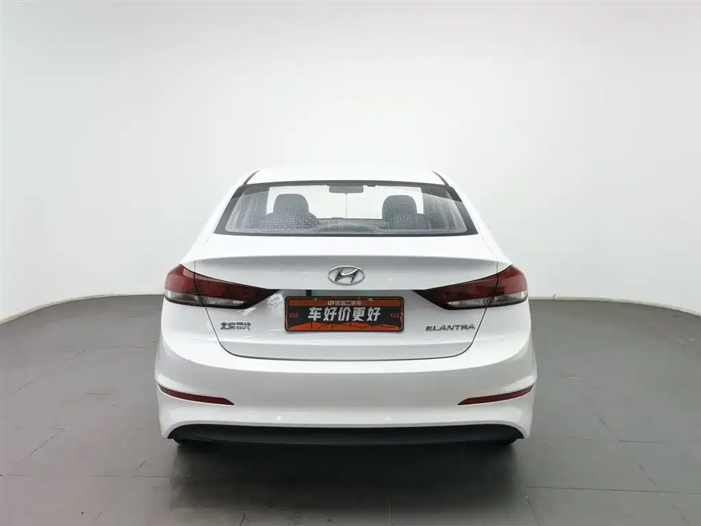 Hyundai Elantra 2016 1.6L MT