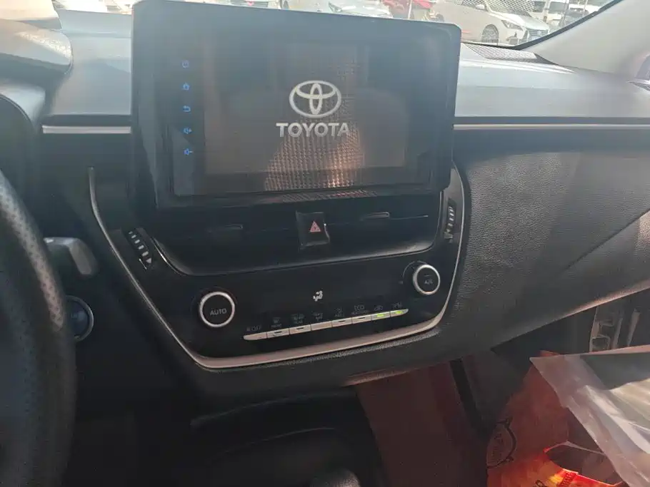 Toyota Corolla — миниатюра 13
