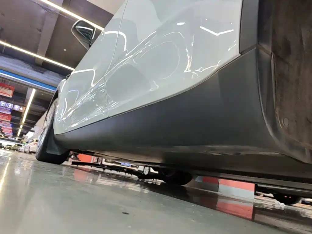 Tesla Model Y — миниатюра 22