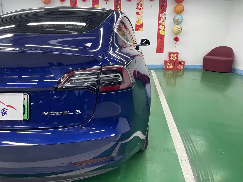 Tesla Model 3 — миниатюра 22