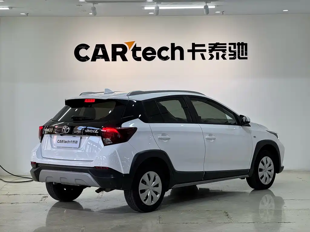 Toyota Yaris L - фото 5