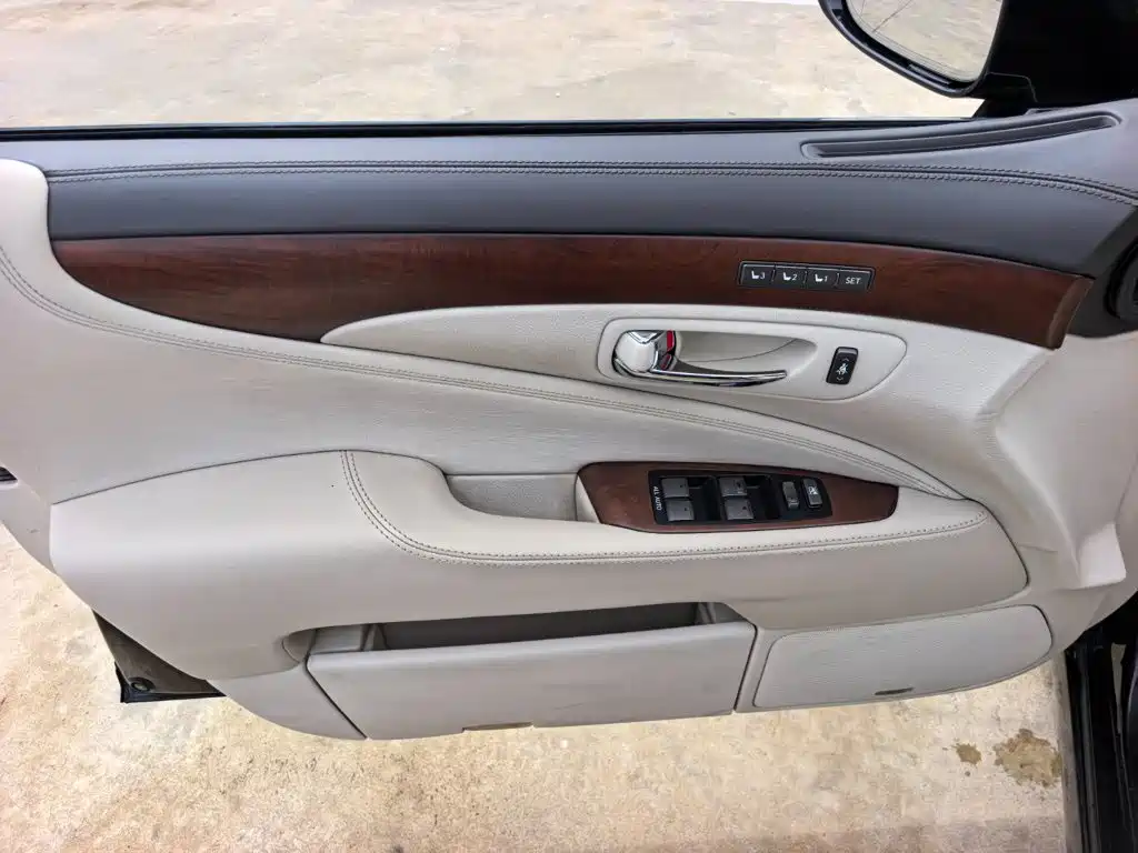 Lexus LS — миниатюра 9