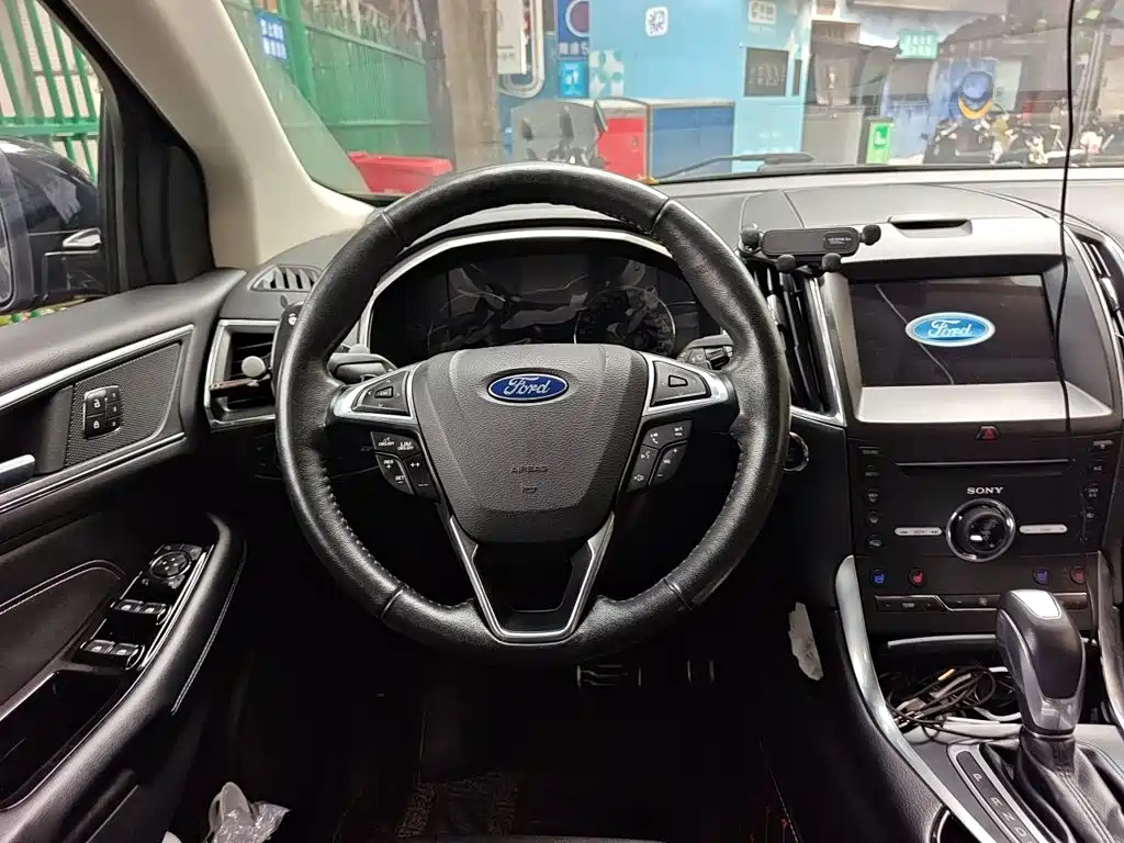 Ford Edge — миниатюра 11