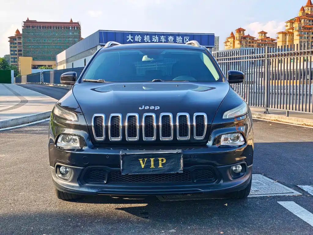 Jeep Cherokee — миниатюра 2