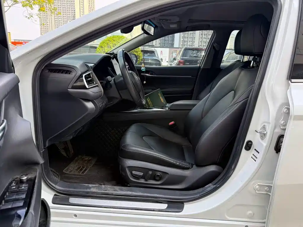Toyota Camry — миниатюра 6
