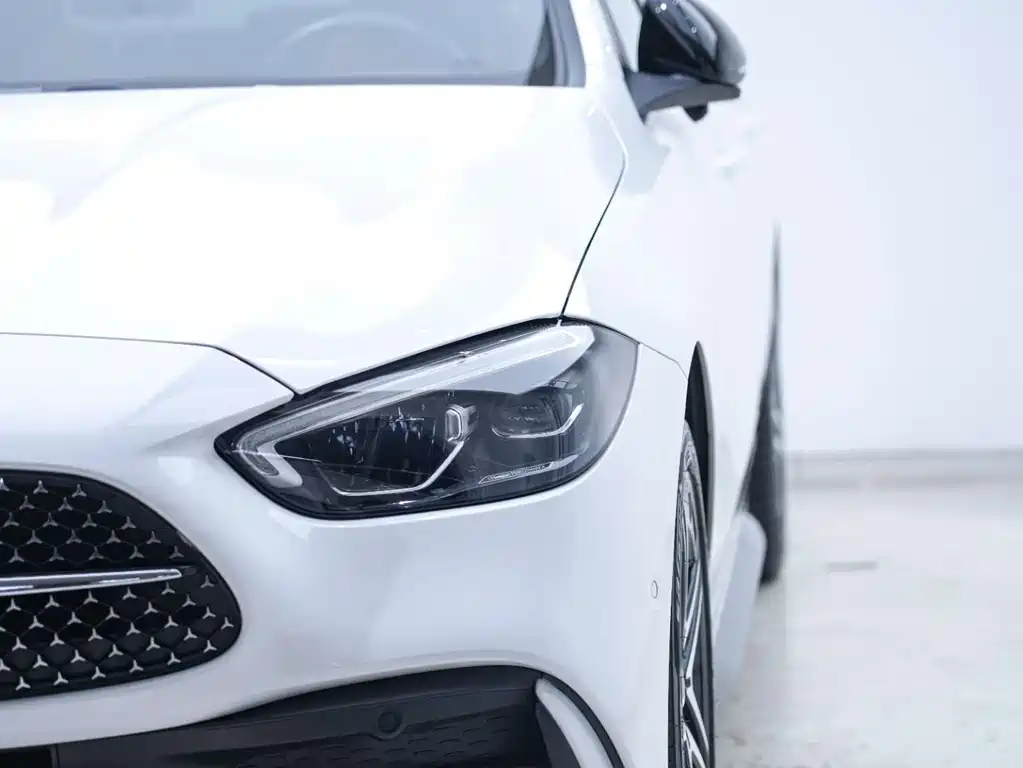 Mercedes-Benz C-Class — миниатюра 7