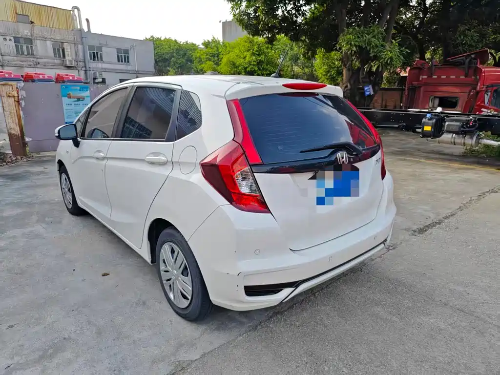 Honda Fit — миниатюра 10
