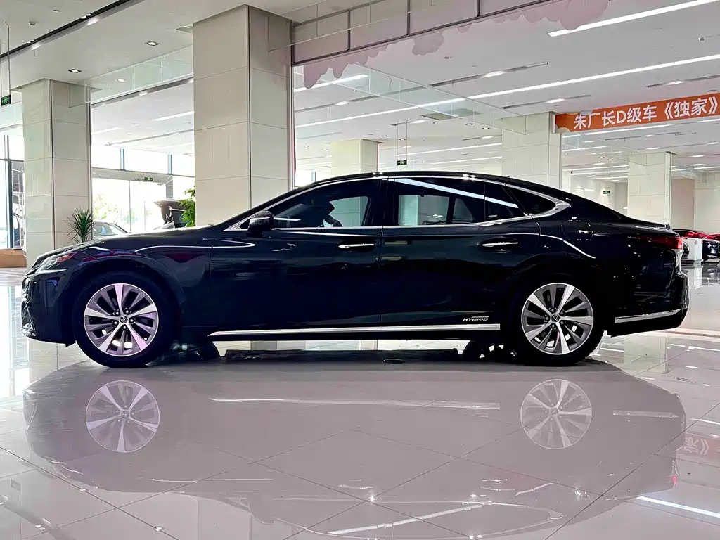 Lexus LS — миниатюра 3