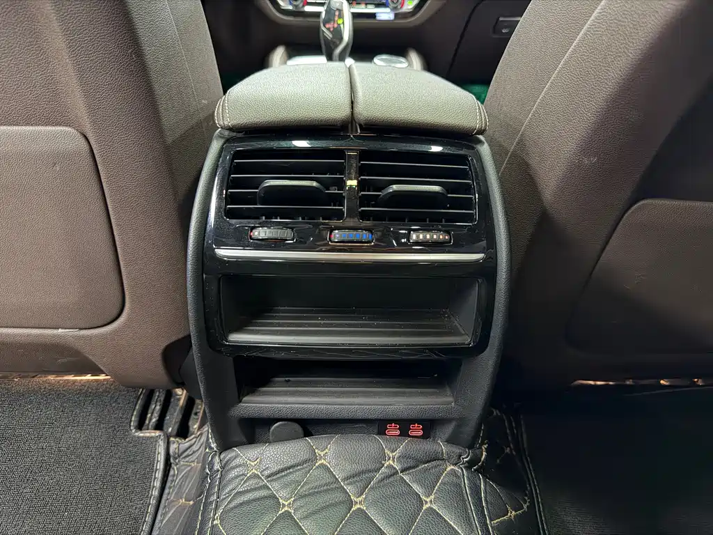 BMW 5 Series — миниатюра 21