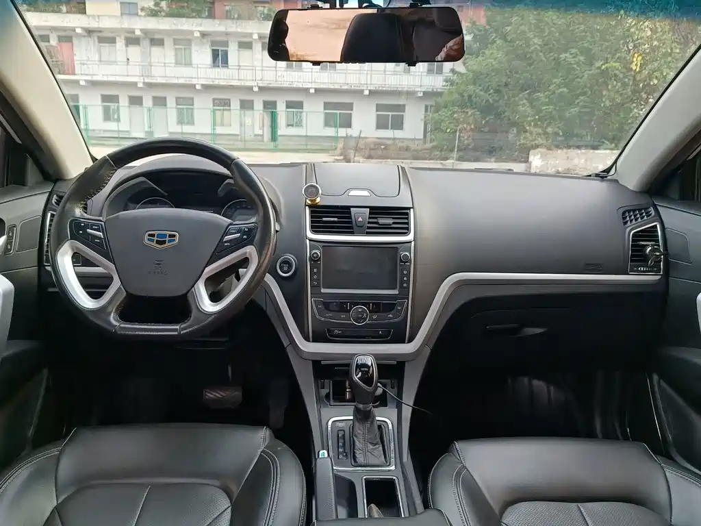 Geely Emgrand — миниатюра 11