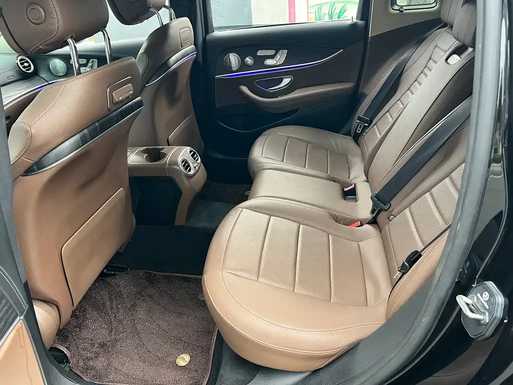 Mercedes-Benz E-Class — миниатюра 9