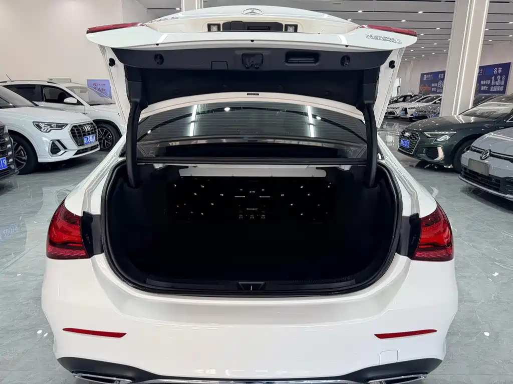 Mercedes-Benz A-Class — миниатюра 10