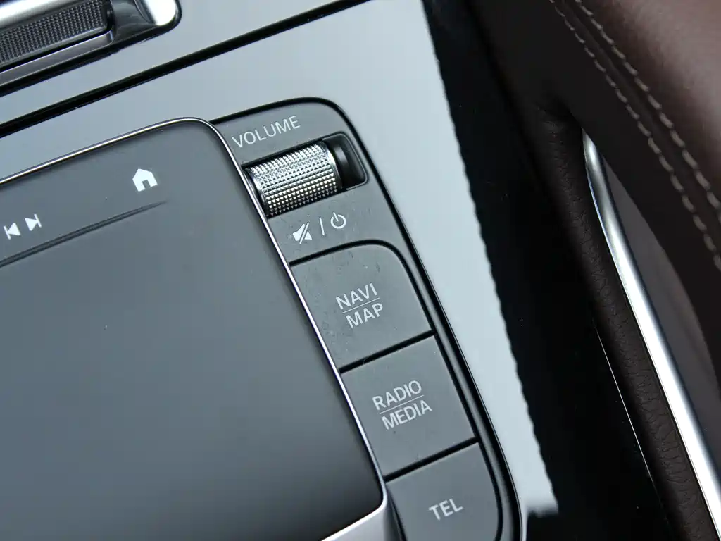 Mercedes-Benz GLE (Import) — миниатюра 19
