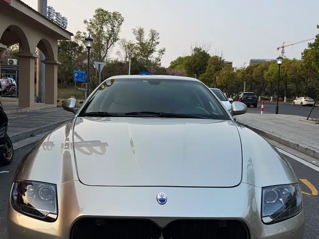 Купить Maserati Quattroporte