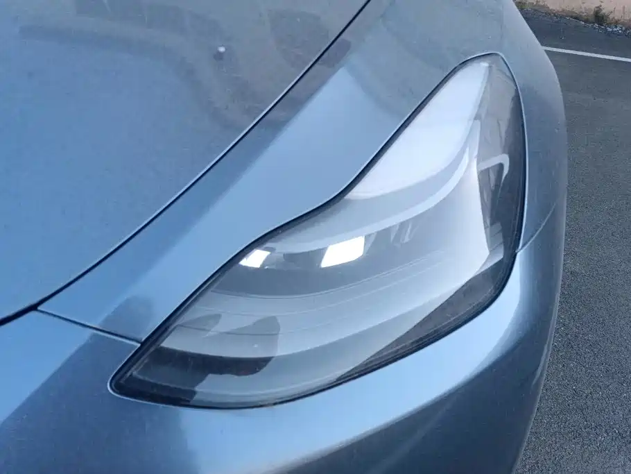 Tesla Model Y — миниатюра 5
