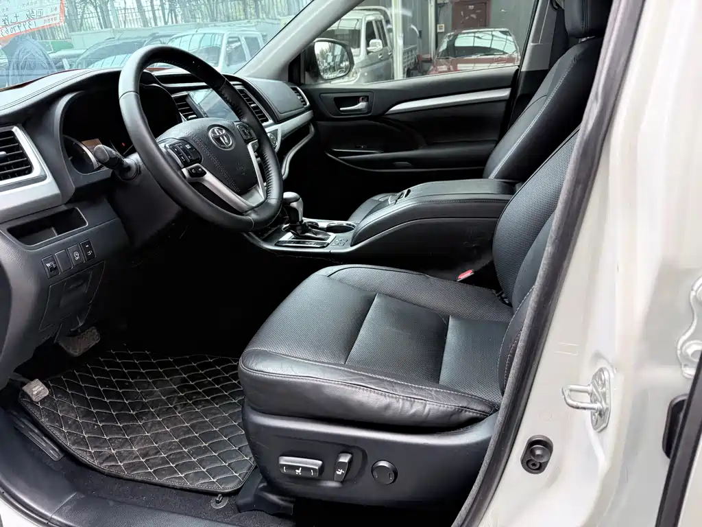 Toyota Highlander — миниатюра 8