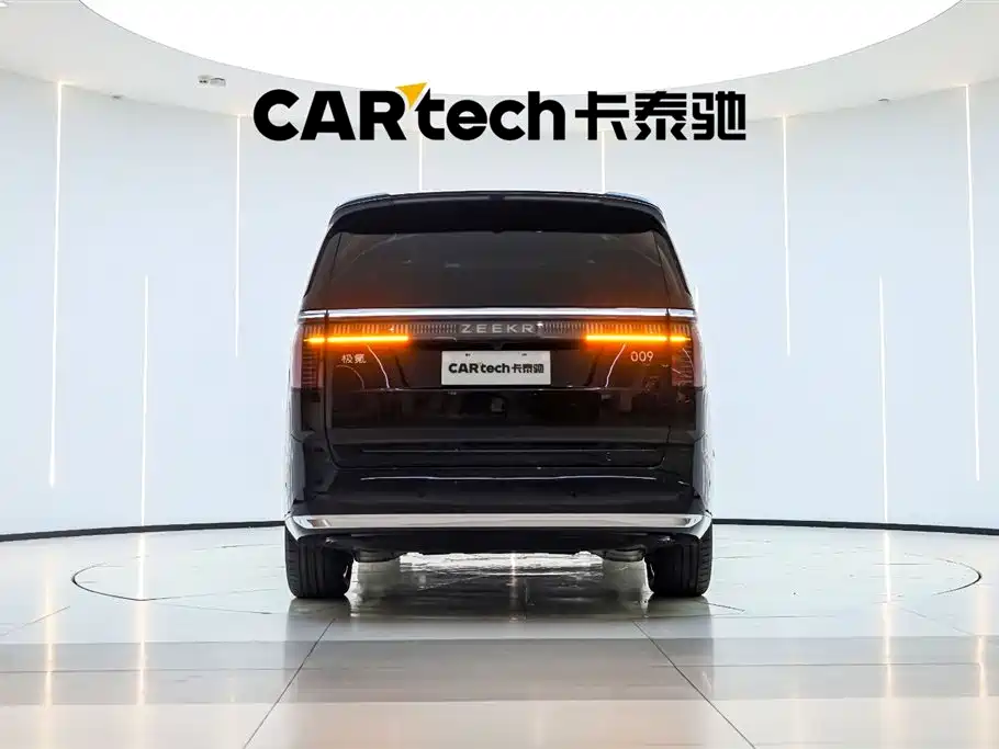 Zeekr 009 2024 мест Executive 108kWh