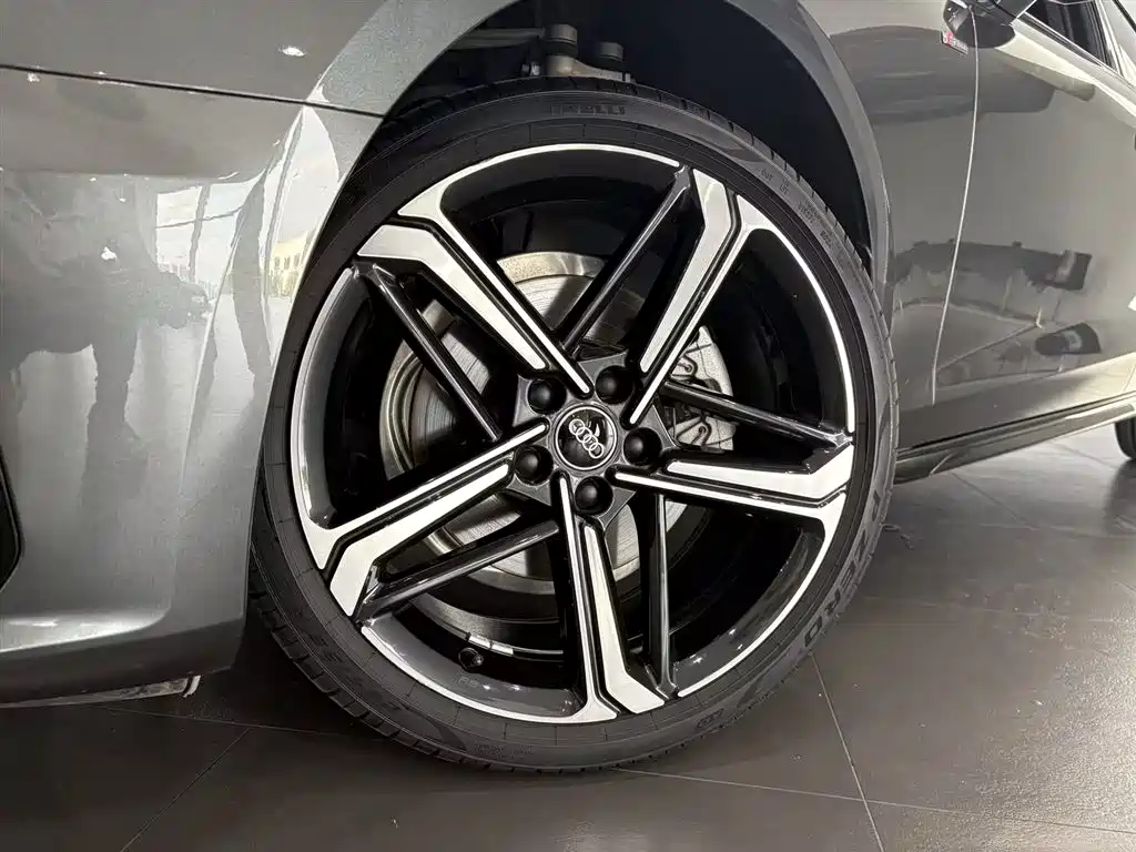 Audi A4L 2024 40 TFSI Luxury