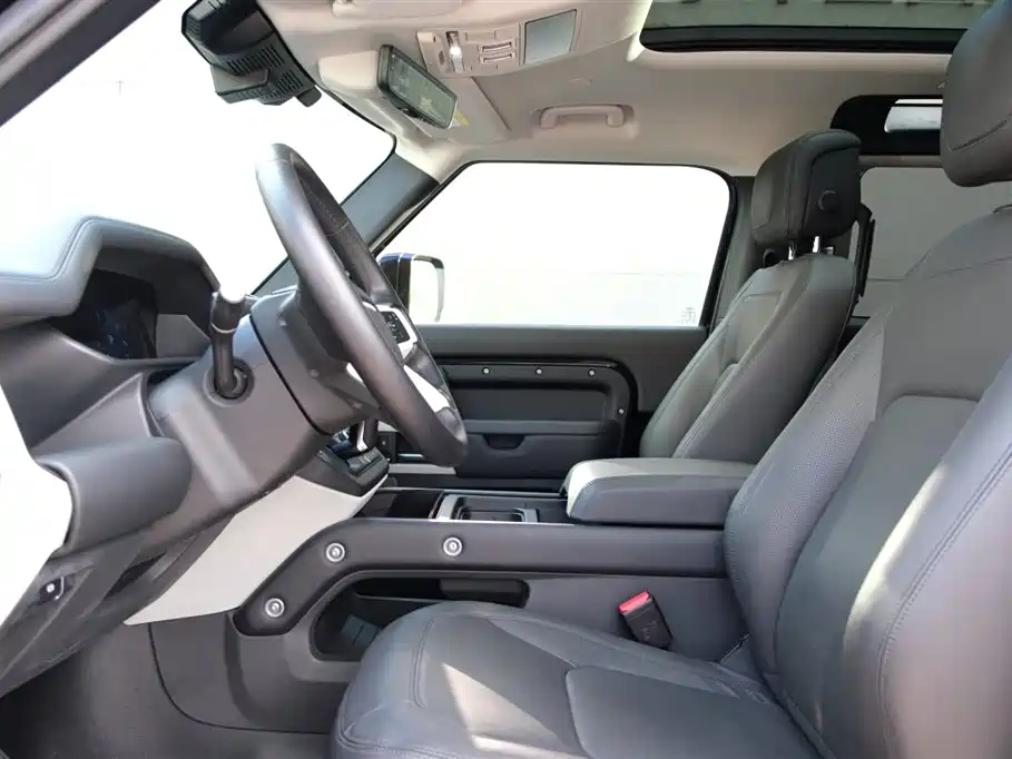 Land Rover Defender — миниатюра 10