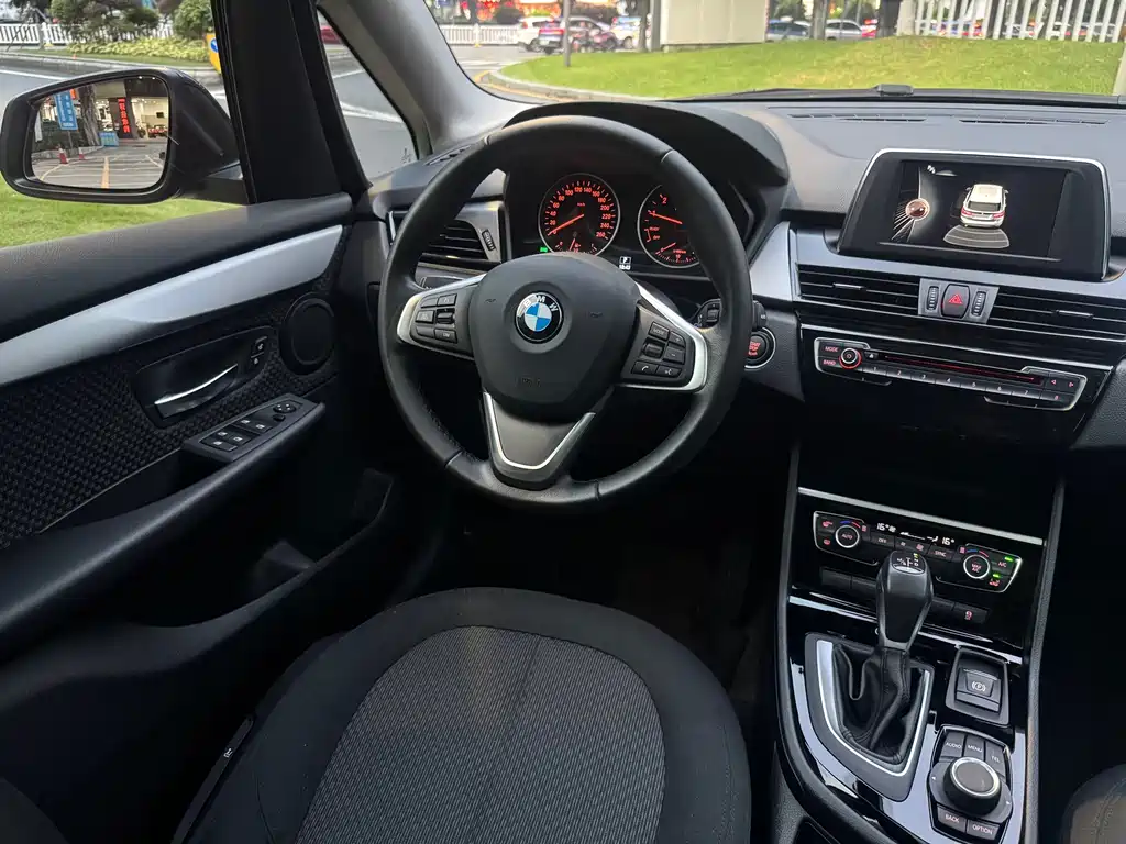 BMW 2 Series Active Tourer — миниатюра 14