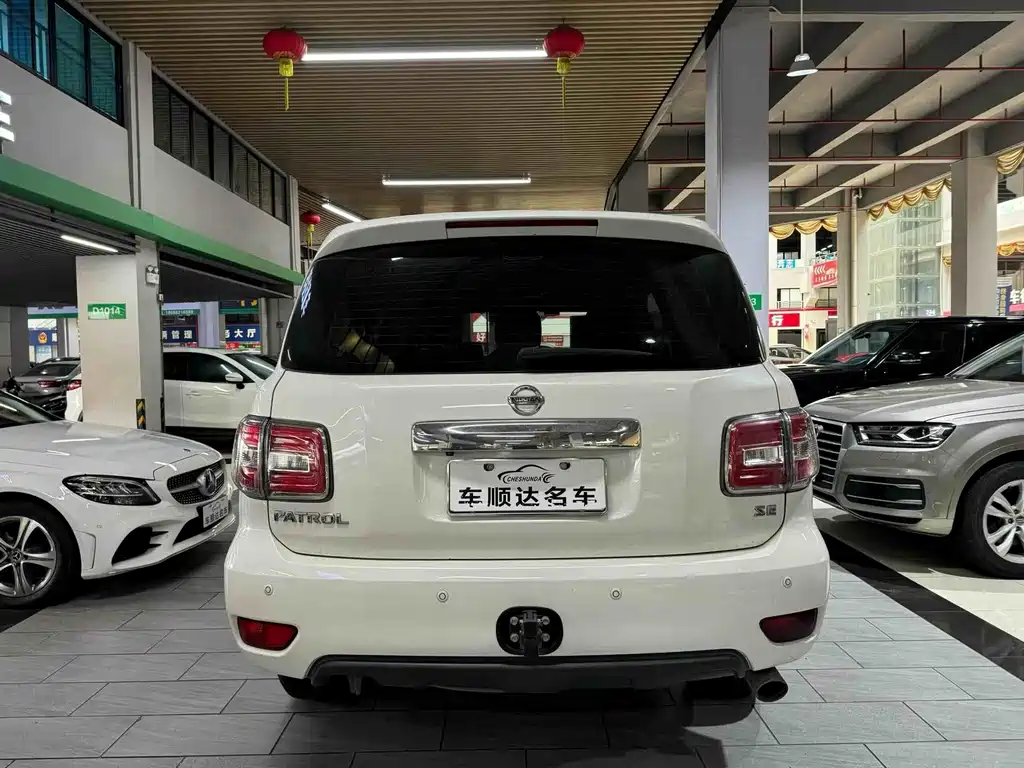 Nissan Patrol — миниатюра 5