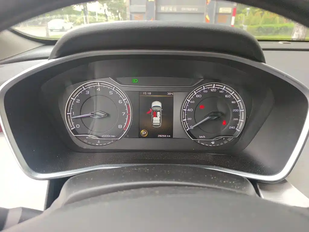 Geely Binyue — миниатюра 7