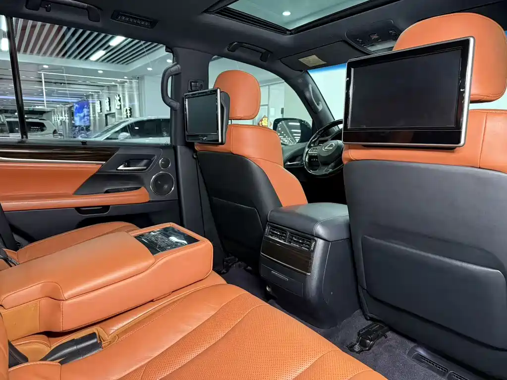 Lexus LX — миниатюра 14