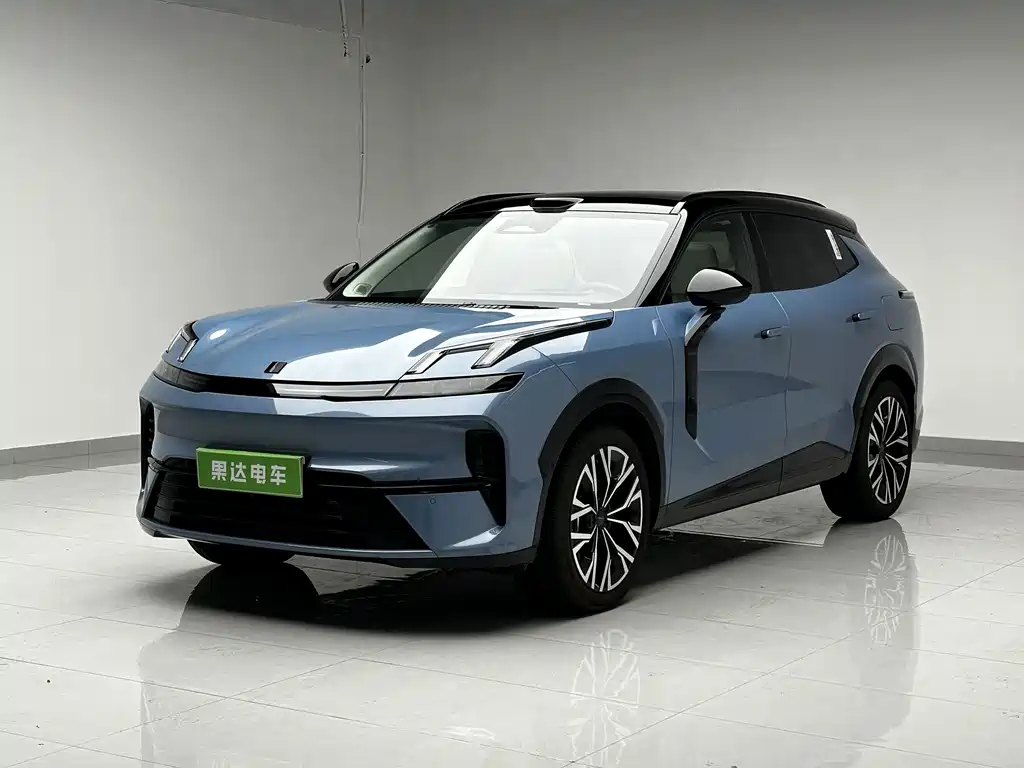 Lynk & Co 08 EM-P