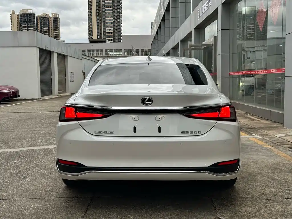 Lexus ES — миниатюра 4