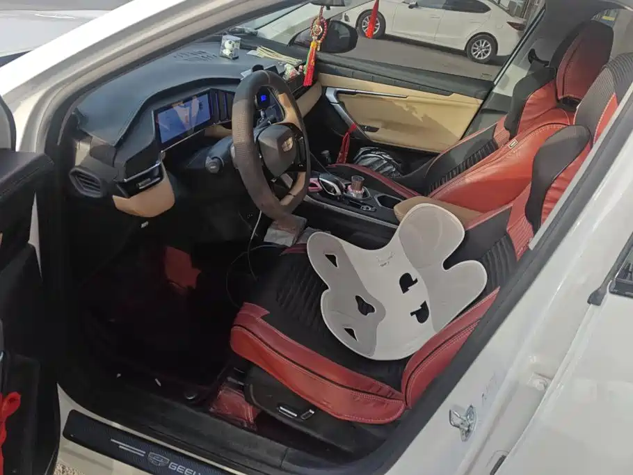 Geely Boyue L — миниатюра 9