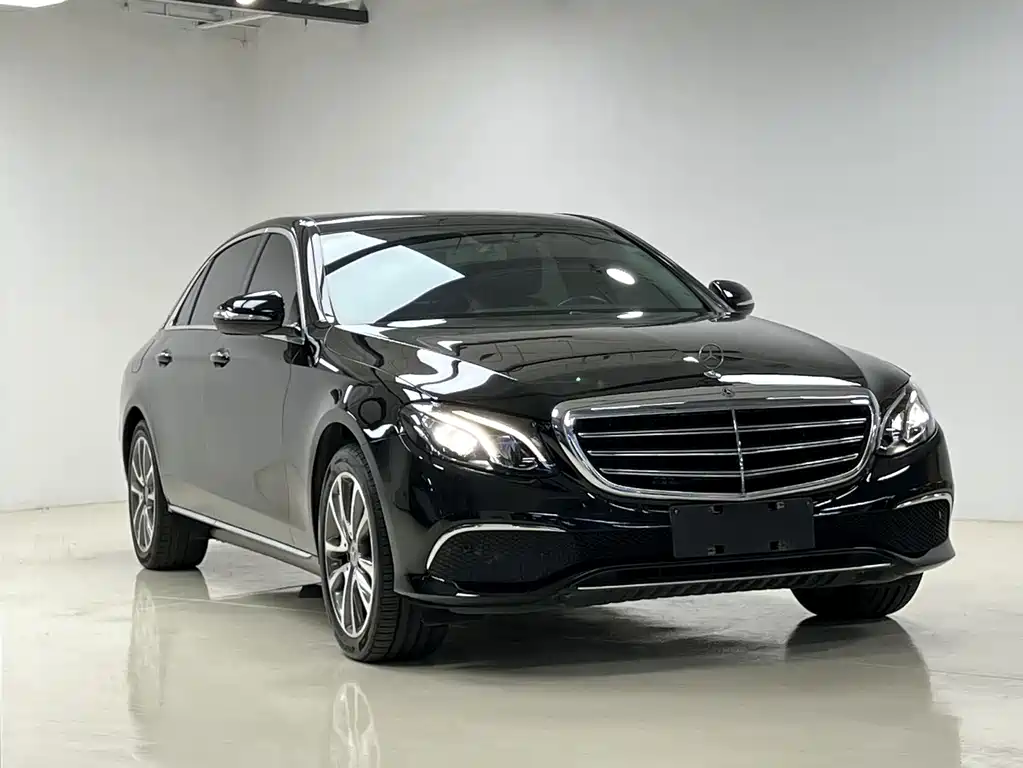 Mercedes-Benz E-Class — миниатюра 3