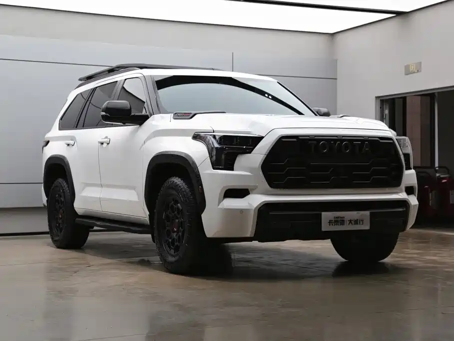 Toyota Sequoia — миниатюра 31