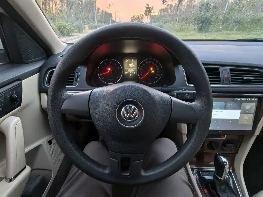 Volkswagen Lavida — миниатюра 7