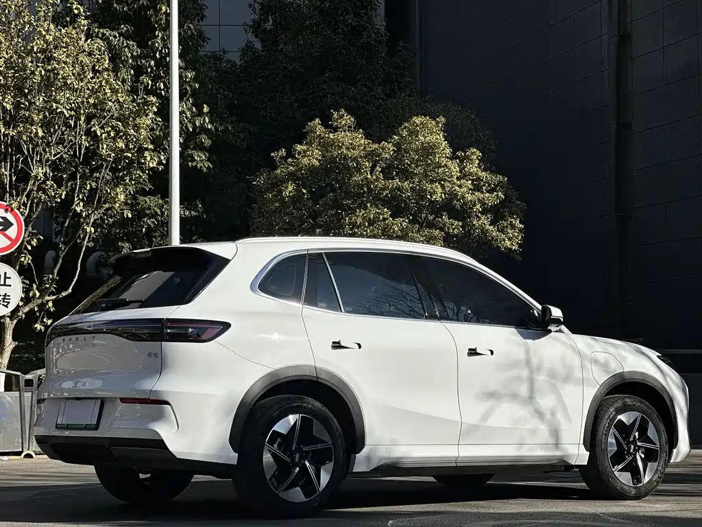 GEELY GALAXY GALAXY E5