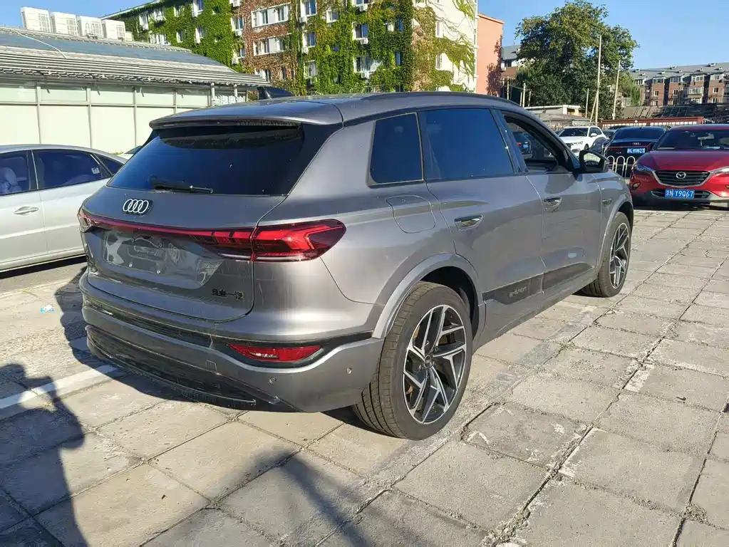 Audi Q6L e-tron — миниатюра 3