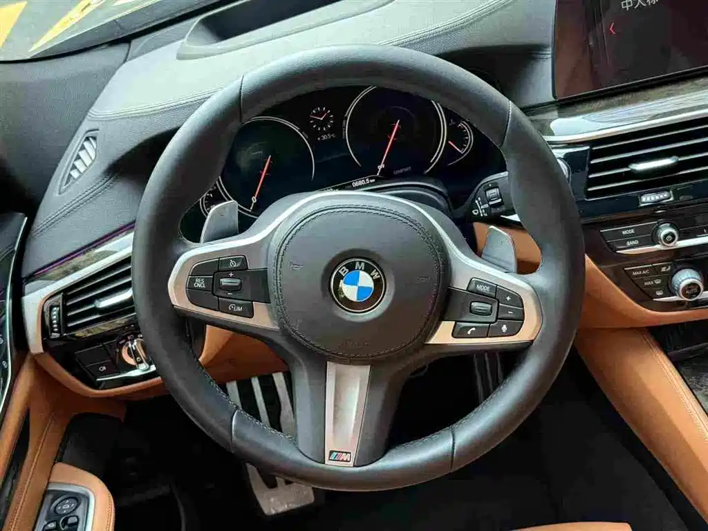 BMW 6 Series GT — миниатюра 6