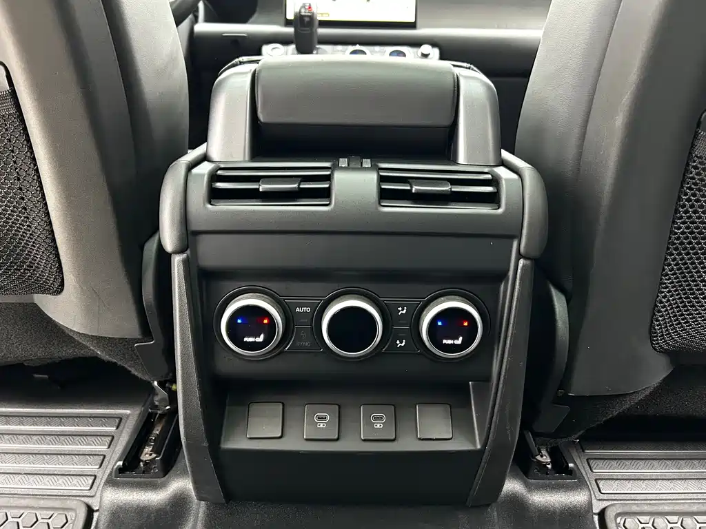 Land Rover Defender — миниатюра 19