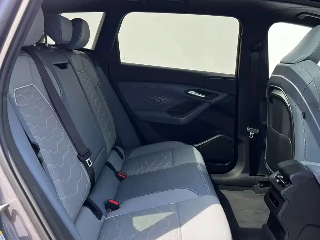 Audi Q6L e-tron — миниатюра 7