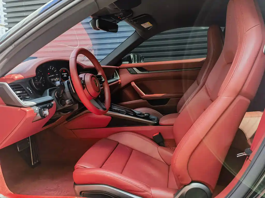 PORSCHE  911