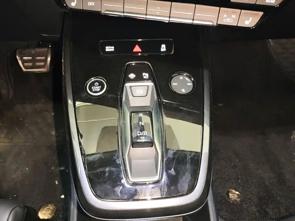 Audi Q4 e-tron — миниатюра 14
