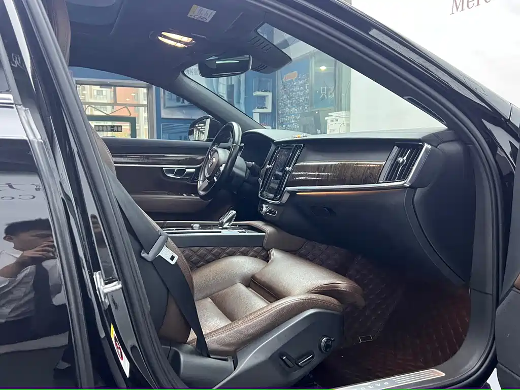 Volvo S90 — миниатюра 15