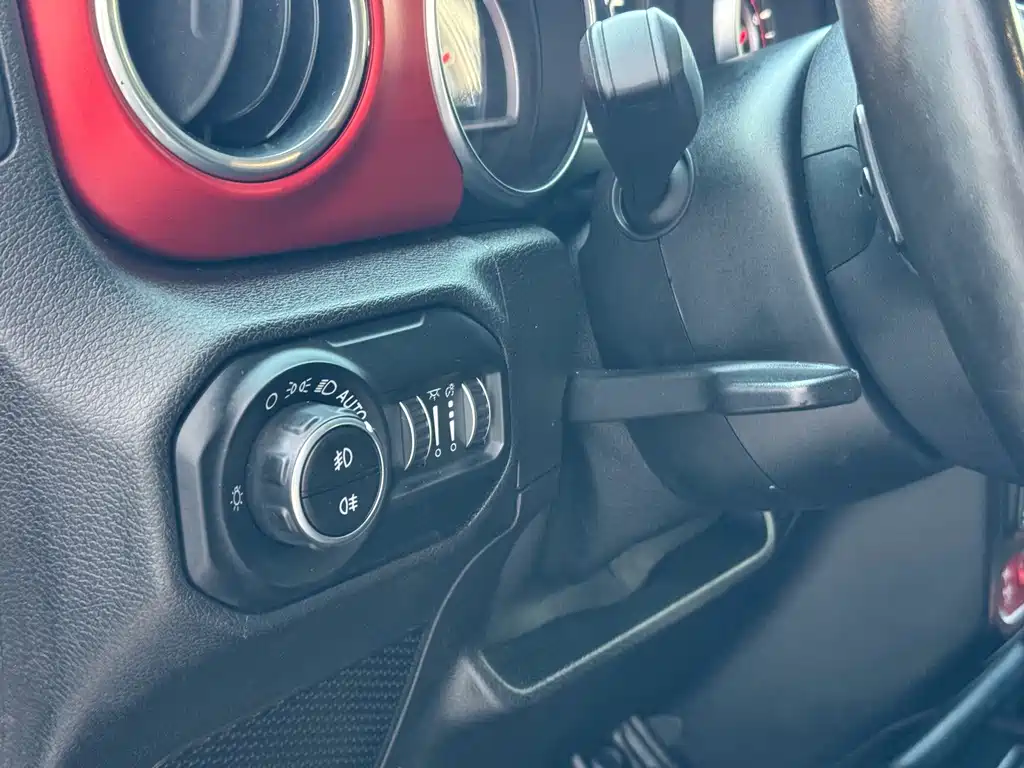Jeep Wrangler — миниатюра 13